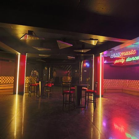 Rajhans Belliza Service Apartment Surat Buitenkant foto