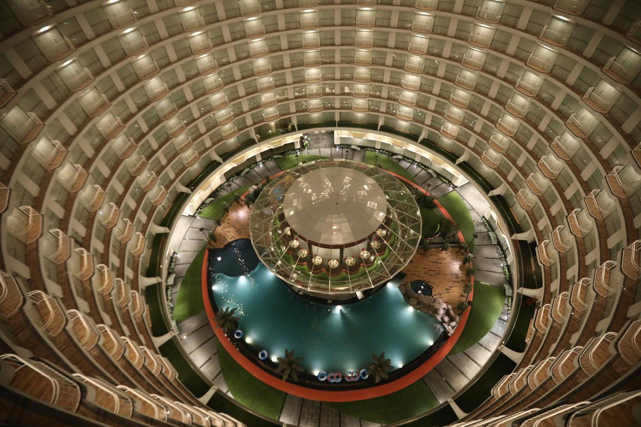 Rajhans Belliza Service Apartment Surat Buitenkant foto