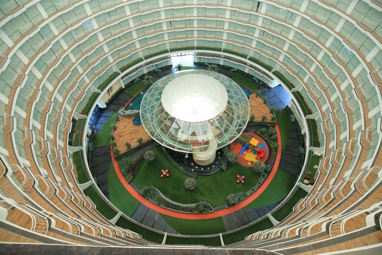 Rajhans Belliza Service Apartment Surat Buitenkant foto