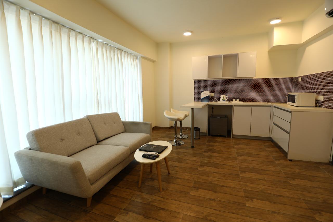 Rajhans Belliza Service Apartment Surat Buitenkant foto