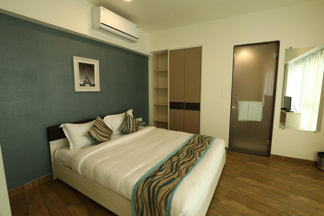 Rajhans Belliza Service Apartment Surat Buitenkant foto