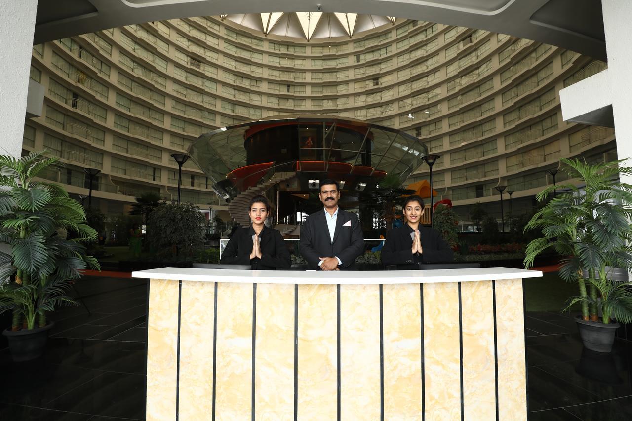 Rajhans Belliza Service Apartment Surat Buitenkant foto